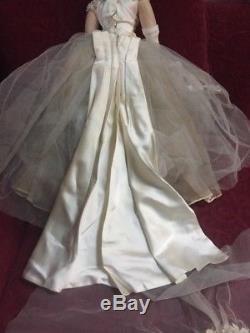 1950's Vintage Incredible Face on this 20 Madame Alexander Cissy Royalty Bride