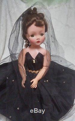 21 Inch Vintage 1950s Madame Alexander Cissy Doll