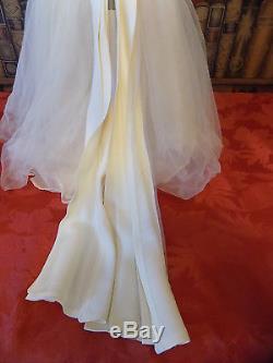 A Vintage 1950's Madame Alexander 20 Cissy Bride Doll In Original Gown