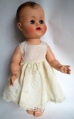 Beautiful 17-1/2 Vintage Madame Alexander Kathy Baby Doll 1961 Molded Hair