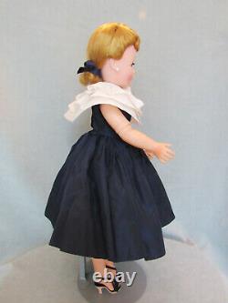 Beautiful Cissy In Navy With Organdy Capelet All Original #2141 1957