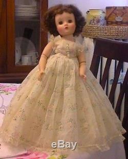 Doll Cissy, Madame Alexander 1950/60 /Original dress/Elise in Garden Party Gown