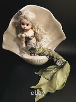 MADAME ALEXANDER-LITTLE MERMAID Disney 8 DOLL With SEASHELL Articulated