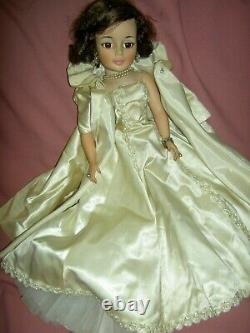 Madame Alexander 1961 vintage, Jacqueline Kennedy, 21 doll #2210 Inaugural Ball