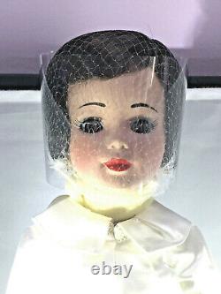 Madame Alexander 1961Jacqueline Kennedy Doll in White Satin Inaugural Ball Gown