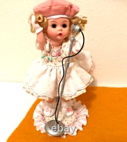 Madame Alexander 2000 Limited Edition Wendy Doll Singer Blond Custom Stand