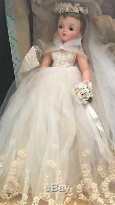 Madame Alexander 21 Cissy Bride in a 1958 Bridal Wreath HTF #2280, Spectacular