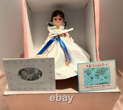 Madame Alexander 8 England Queen Doll NWT, COA Doll pristine, all honors