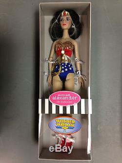 Madame Alexander DC Comics Collection Wonder Woman 16 Doll Figure & Display