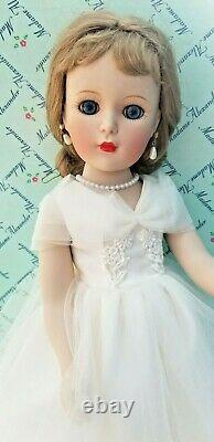 Madame Alexander & Danbury Mint Porcelain 1947 Bride Doll 14