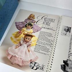 Madame Alexander MADCC 1991 Queen Charlotte Convention Doll Plus Favors 262/900