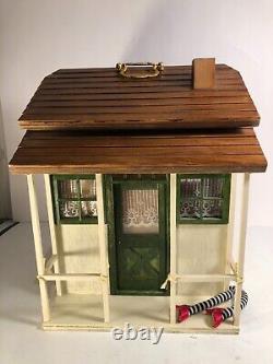 Madame Alexander NO PLACE LIKE HOME Doll House Trunk + Accessories Wizard of Oz