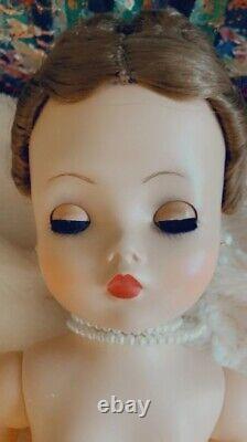 Madame Alexander Queen Elizabeth Coronation Cissy Doll 20