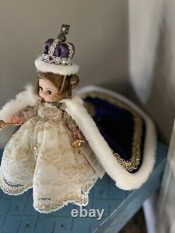 Madame Alexander Queen Elizabeth II Coronation Doll 8 w box & tags
