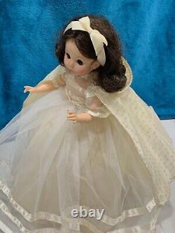 Madame Alexander Snow White 12 Doll in Original White lace/Silver White Cape