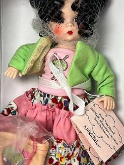 Madame Alexander Wendy Visits Roswell 65635 8 Doll With Box, Accessories, COA