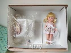 Madame Alexander doll with box Day Dreaming in the Park 46010