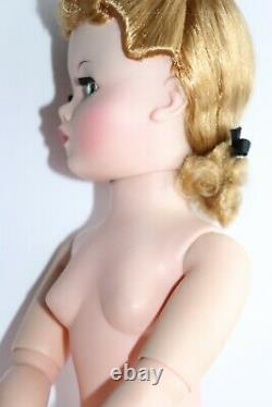 Stunning Infused Madame Alexander Cissy Doll No Cracks Or Splits