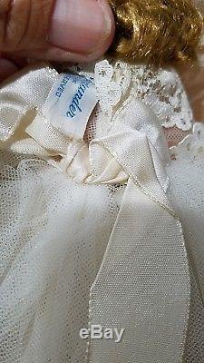 VINTAGE MADAME ALEXANDER CISSETTE BRIDE #755 Original outfit and box