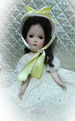 Vintage 1949 -1953 Madame Alexander 21 inch Margaret doll
