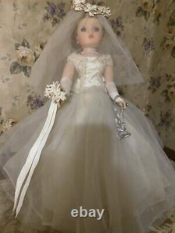 Vintage 1950s madame alexander Cissy Bride doll