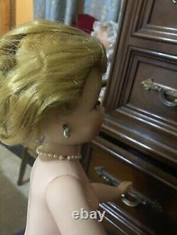 Vintage 1950s madame alexander Cissy Bride doll