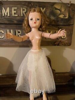 Vintage 1950s madame alexander cissy doll