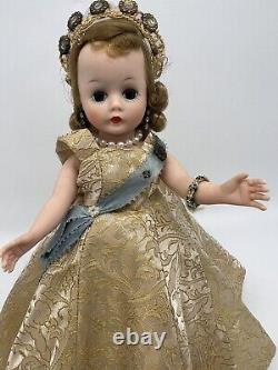 Vintage 1957 Madame Alexander Cissette Queen Elizabeth II Doll #971 Tagged Gown