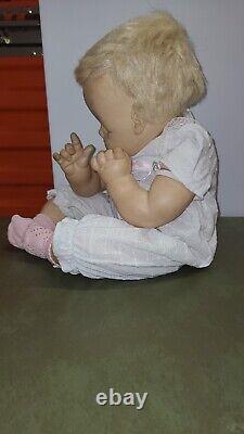 Vintage 80s Large Madame Alexander Doll 22