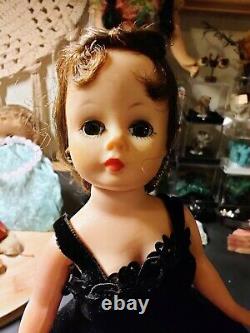 Vintage Madame Alexander Cissette #973 Doll