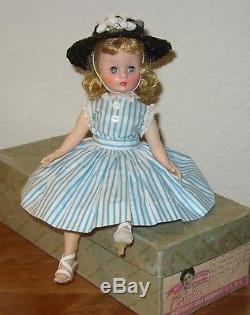 Vintage Madame Alexander Cissette Doll 9 Tall Has A Box + A Black Hat