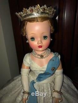 Vintage Madame Alexander Cissy Queen Elizabeth Doll 20