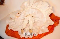 Vintage Madame Alexander Cissy faced Mary Louise withEXTREMELY RARE YELLOW GLOVES