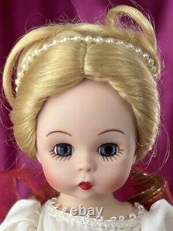 Vintage Madame Alexander Golden Gift Doll Wendy 8 Christmas #40305 LE 450 2004