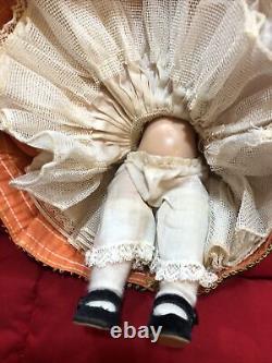 Vintage Madame alexander 8'' doll bent knee Walker Ecuador