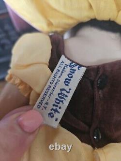 WOW! 1938 Madame Alexander Composition 16 Snow White Doll with Tagged Outfit